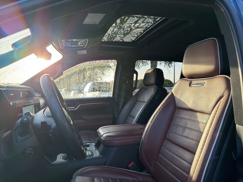 Used 2024 GMC Sierra 1500 Denali Ultimate image 9