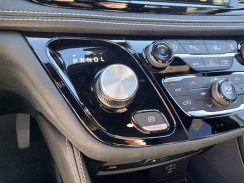 New 2026 Chrysler Pacifica Limited w/ Uconnect Theater Family Group FWD image 38