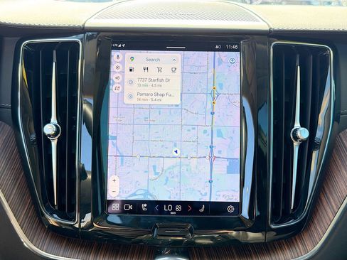 Used 2023 Volvo XC60 B5 Ultimate w/ Climate Package image 32