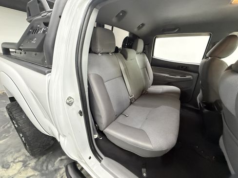 Used 2014 Toyota Tacoma 4x4 Double Cab image 22