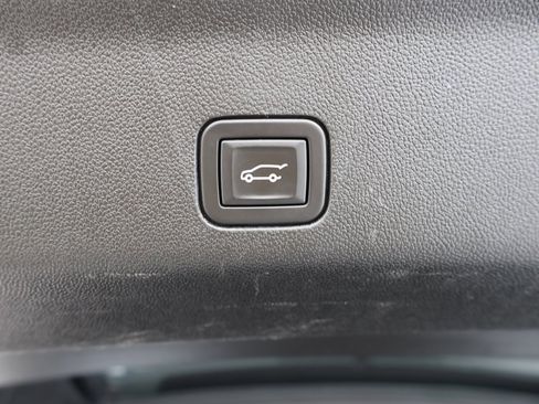 Used 2023 GMC Yukon XL SLT w/ SLT Premium Package image 37