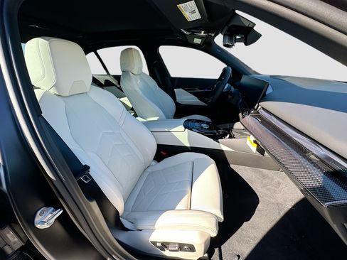 New 2026 BMW i5 eDrive40 image 23