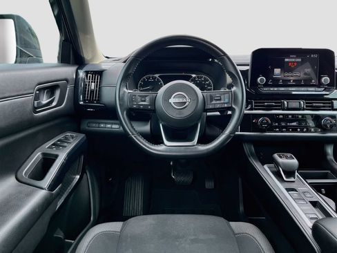 Used 2025 Nissan Pathfinder SV w/ SV Premium Package FWD image 22