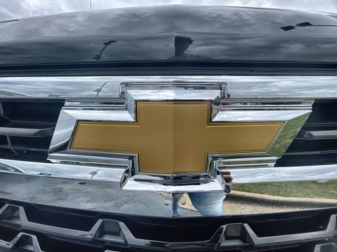 Used 2025 Chevrolet Silverado 1500 LT RWD image 31