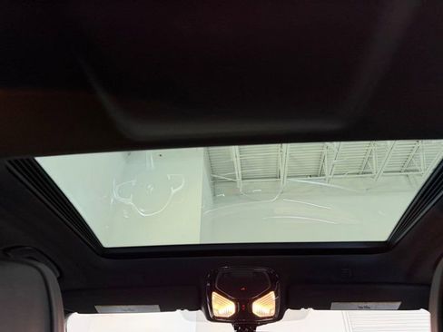 Used 2019 BMW 540i w/ M Sport Package image 23