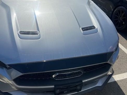 Used 2021 Ford Mustang Coupe image 3