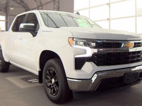 Used 2025 Chevrolet Silverado 1500 LT RWD image 4