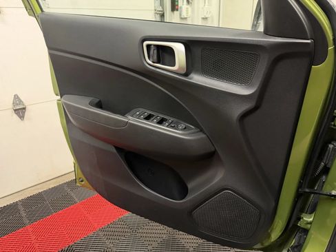 Used 2023 Hyundai Venue SEL FWD image 26