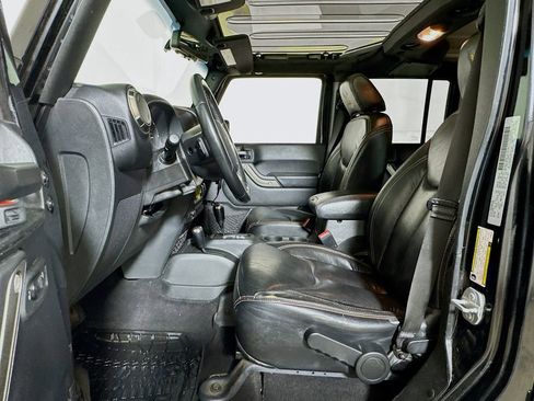 Used 2018 Jeep Wrangler Unlimited Sport image 17