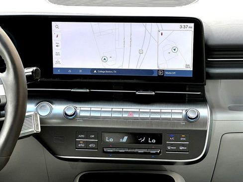 Used 2025 Hyundai Kona Limited image 32