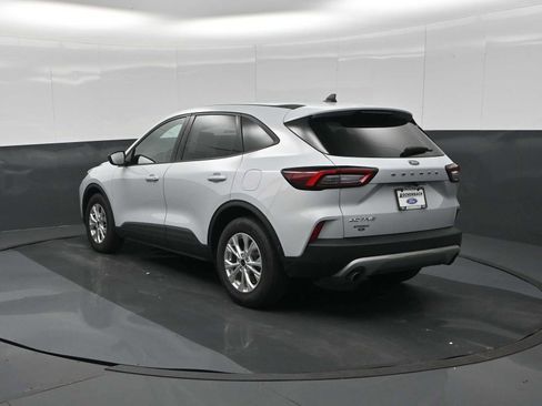 Certified 2025 Ford Escape Active w/ Cold Weather Package FWD image 6