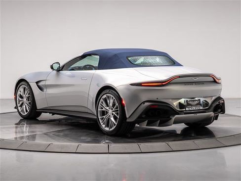 Used 2023 Aston Martin V8 Vantage Roadster image 18
