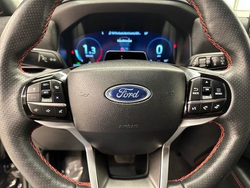 Used 2025 Ford Explorer ST-Line image 33