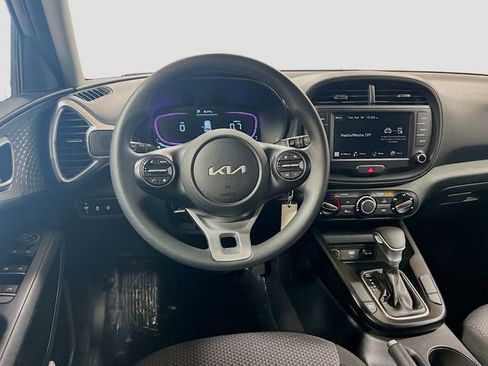 Certified 2025 Kia Soul LX FWD image 21