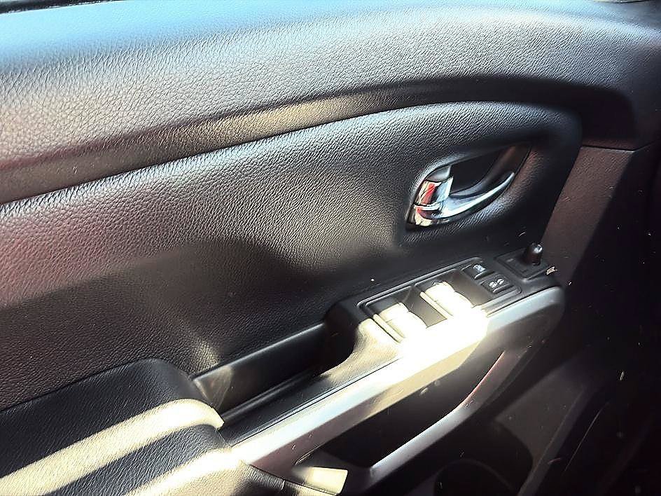 Used 2017 Nissan Titan SV RWD image 20