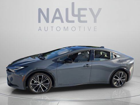 Used 2023 Toyota Prius Limited w/ Limited Premium Package AWD/4WD image 2