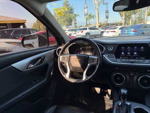 Used 2019 Chevrolet Blazer LT FWD image 17