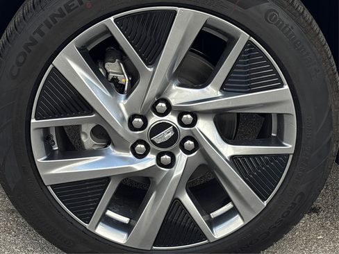 New 2026 Cadillac Optiq Luxury 1 image 13