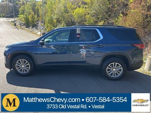 Used 2023 Chevrolet Traverse LT image 15