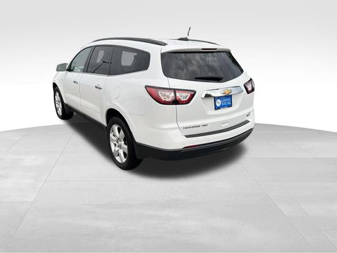 Used 2017 Chevrolet Traverse LT w/ Style and Technology Package AWD/4WD image 4