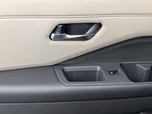 Certified 2023 Nissan Pathfinder SL image 25