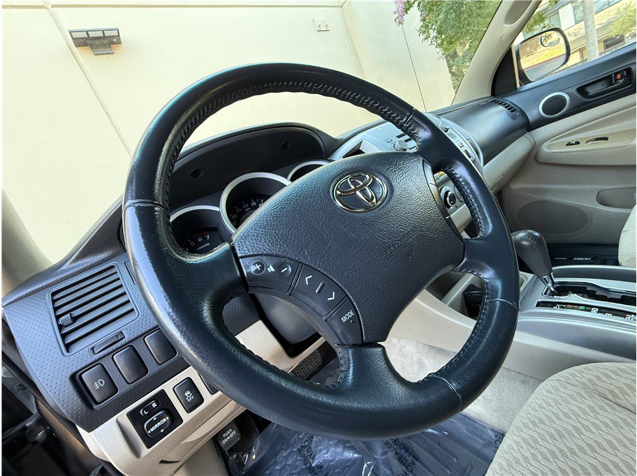 Used 2009 Toyota Tacoma PreRunner w/ SR5 Pkg #2 RWD image 8