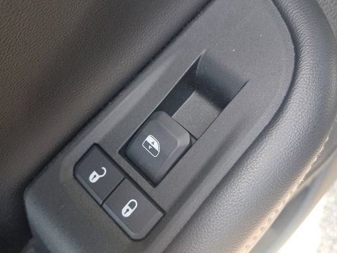 Used 2025 Jeep Grand Cherokee Altitude AWD/4WD image 19