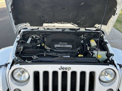 Used 2016 Jeep Wrangler Unlimited Sahara w/ Connectivity Group image 67