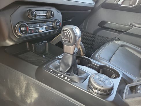 Used 2025 Ford Bronco Badlands AWD/4WD image 27