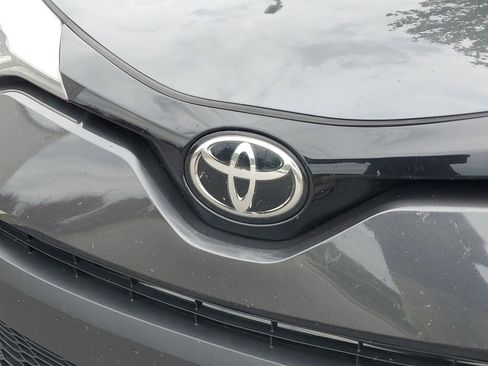 Used 2021 Toyota C-HR Limited FWD image 5
