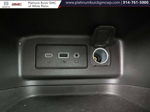 Used 2021 Chevrolet Equinox LT image 24