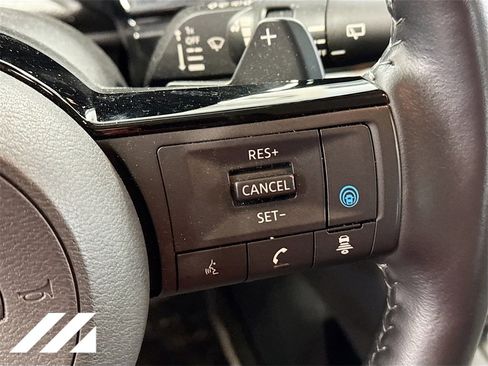 Used 2024 Nissan Pathfinder SL image 13