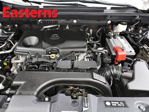 Used 2021 Toyota RAV4 LE image 7