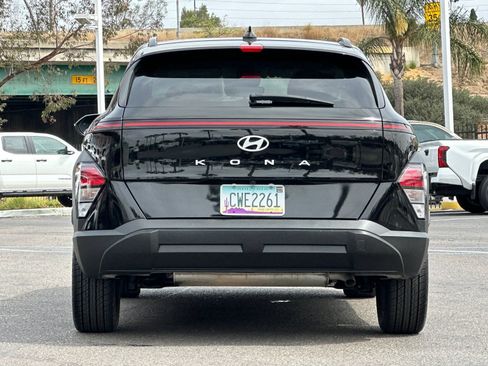 Used 2025 Hyundai Kona SEL FWD image 4