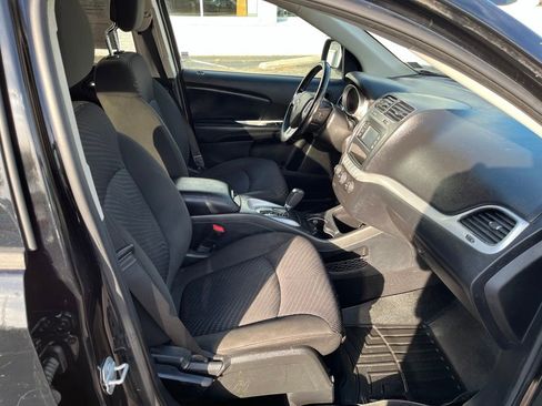 Used 2020 Dodge Journey SE w/ SE Popular Equipment Group FWD image 23