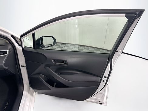 Used 2024 Toyota Corolla LE FWD image 30