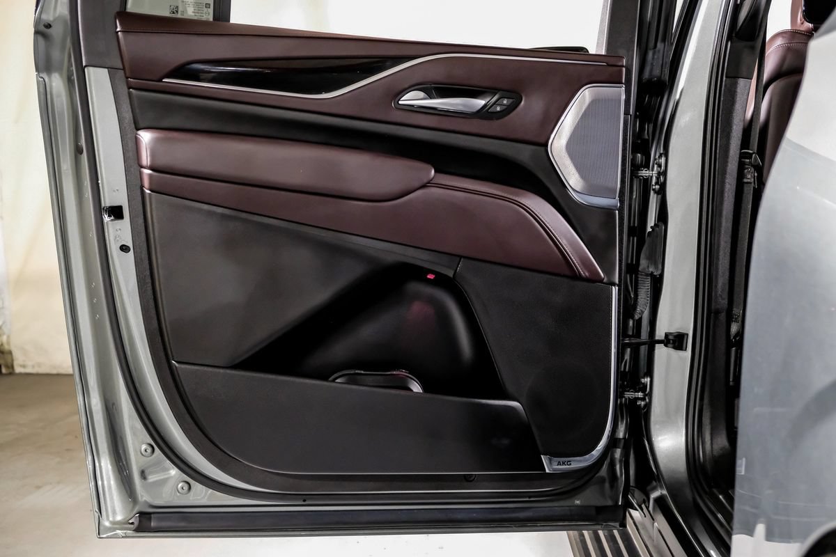 Used 2023 Cadillac Escalade ESV Sport Platinum AWD/4WD image 40