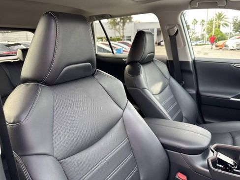 Used 2023 Toyota RAV4 Limited image 17