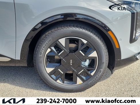 New 2026 Kia Sportage SX FWD image 7