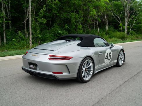 Used 2019 Porsche 911 Speedster RWD image 4