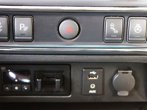 Used 2018 Nissan Titan PRO-4X w/ Pro-4x Convenience Package image 20