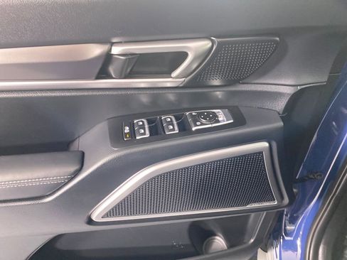Used 2025 Kia Telluride S image 12