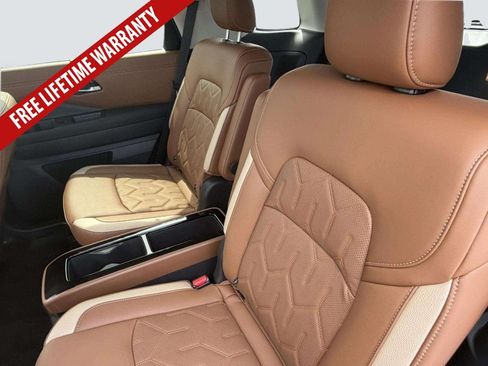 New 2026 Nissan Pathfinder Platinum AWD/4WD image 24