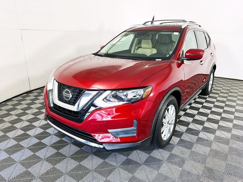 Used 2020 Nissan Rogue SV FWD image 7