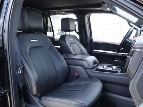 Used 2023 Ford Expedition Platinum AWD/4WD image 17