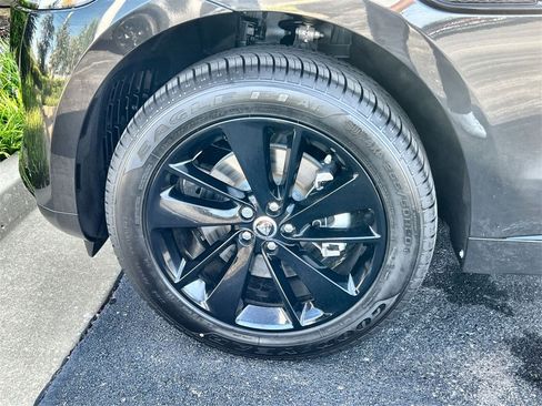 Used 2025 Jaguar F-PACE R-Dynamic S image 10