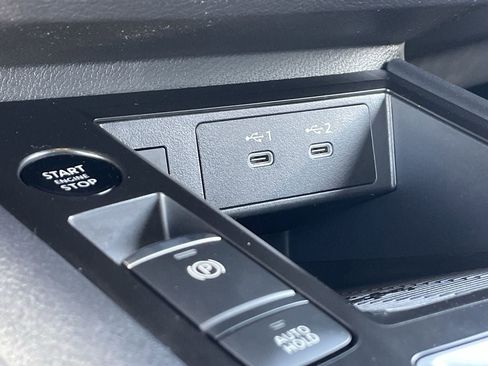 Used 2025 Nissan Kicks SV FWD image 27