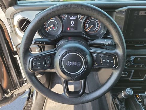 Used 2024 Jeep Wrangler Unlimited Sport AWD/4WD image 24