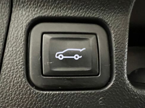 Used 2020 GMC Acadia SLE w/ Driver Convenience Package image 19