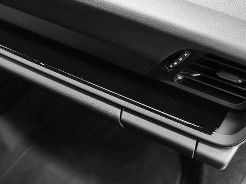 Certified 2024 Porsche 911 Carrera T RWD image 31